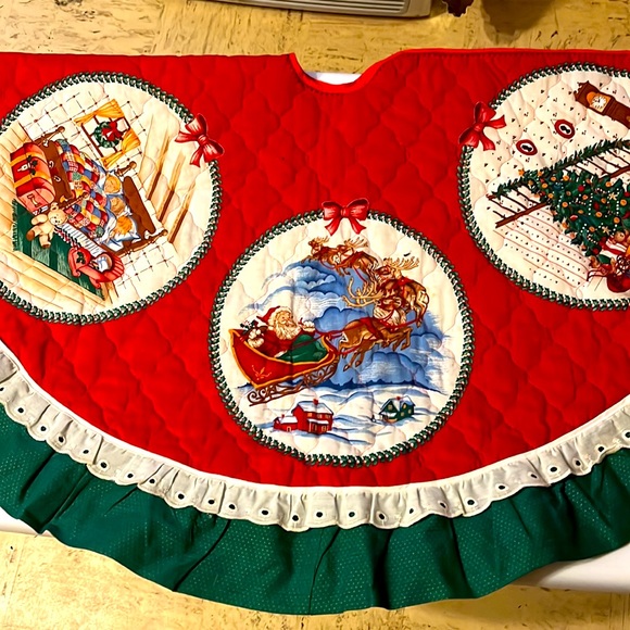 Christmas Tree Skirt illustrating “The Night Before Christmas “ - Picture 2 of 8